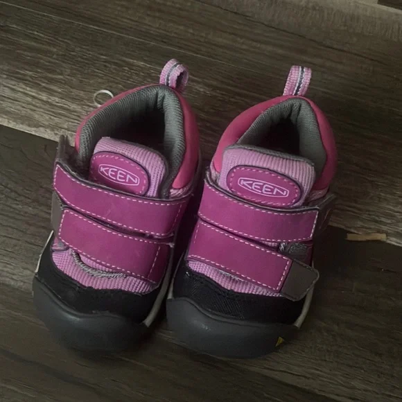 Keens toddler shoe size 5 - Picture 1 of 3